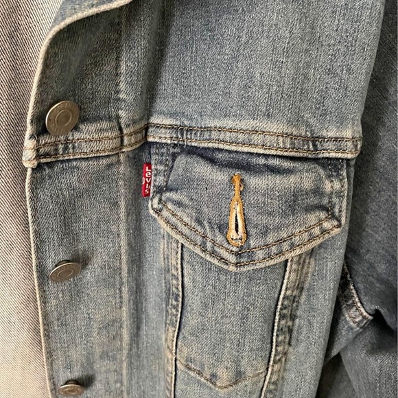 Levi's jeans jacket in Large - Picture 3 of 3